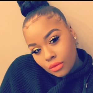 Meet your Posher, Mishelly